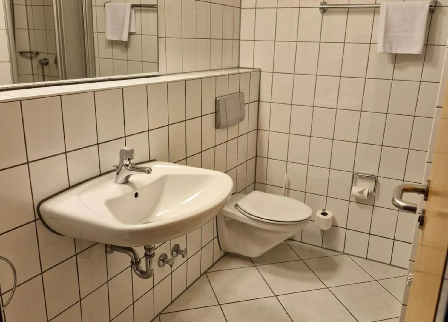 호스텔 Gaestehaus Im Haus Des Kfz-Gewerbes 드레스덴 독일